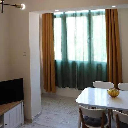 Platanus Apartment